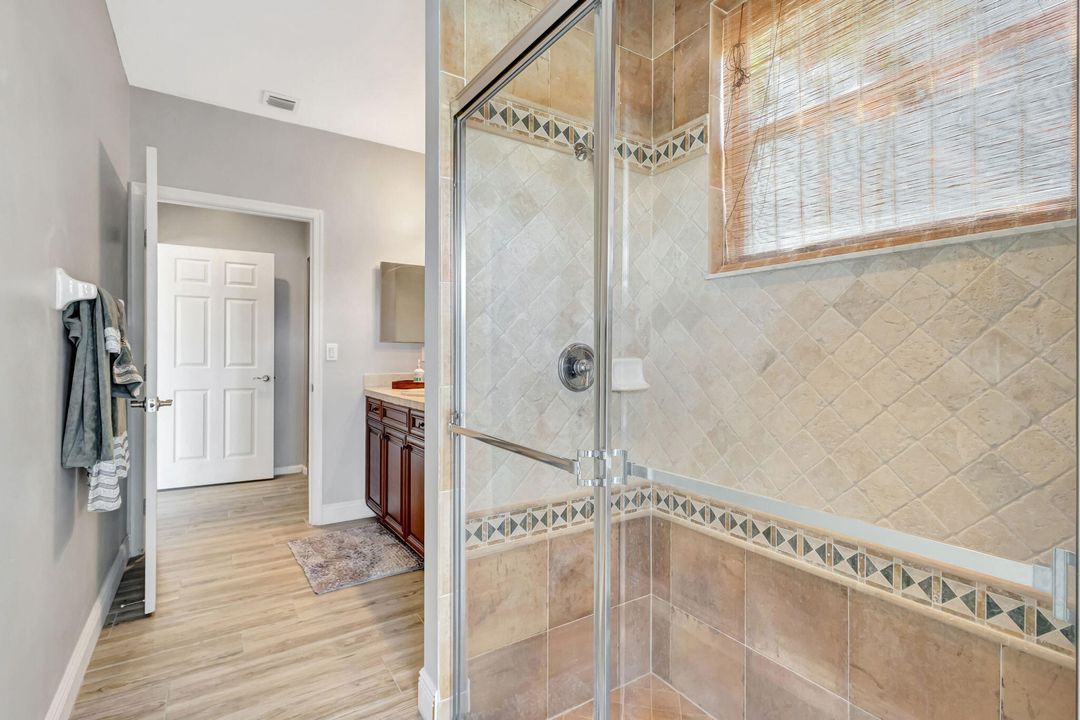 出租: $5,200 (3 贝兹, 3 浴室, 3035 平方英尺)