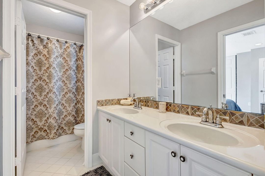 出租: $5,200 (3 贝兹, 3 浴室, 3035 平方英尺)