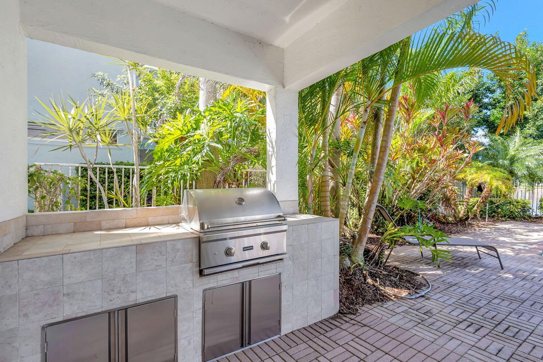 出租: $5,200 (3 贝兹, 3 浴室, 3035 平方英尺)