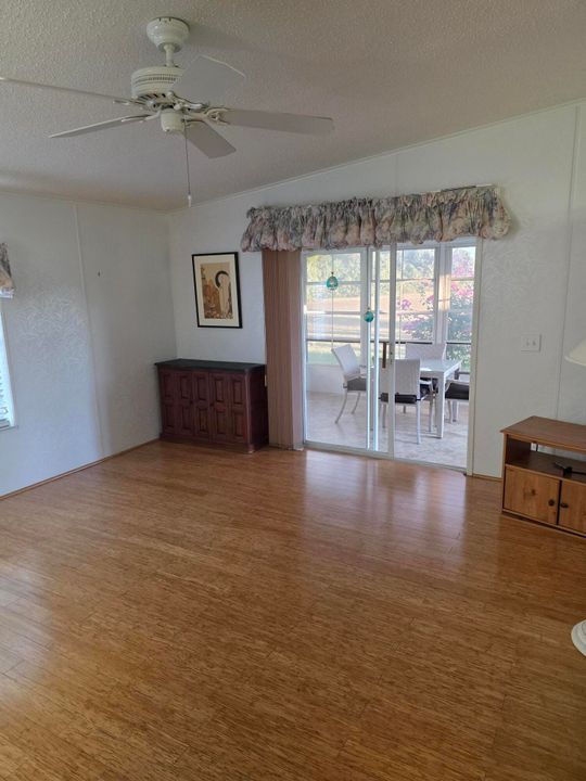 En Venta: $195,000 (2 camas, 2 baños, 1248 Pies cuadrados)