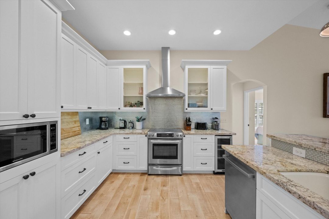 待售: $4,875,000 (3 贝兹, 2 浴室, 2339 平方英尺)