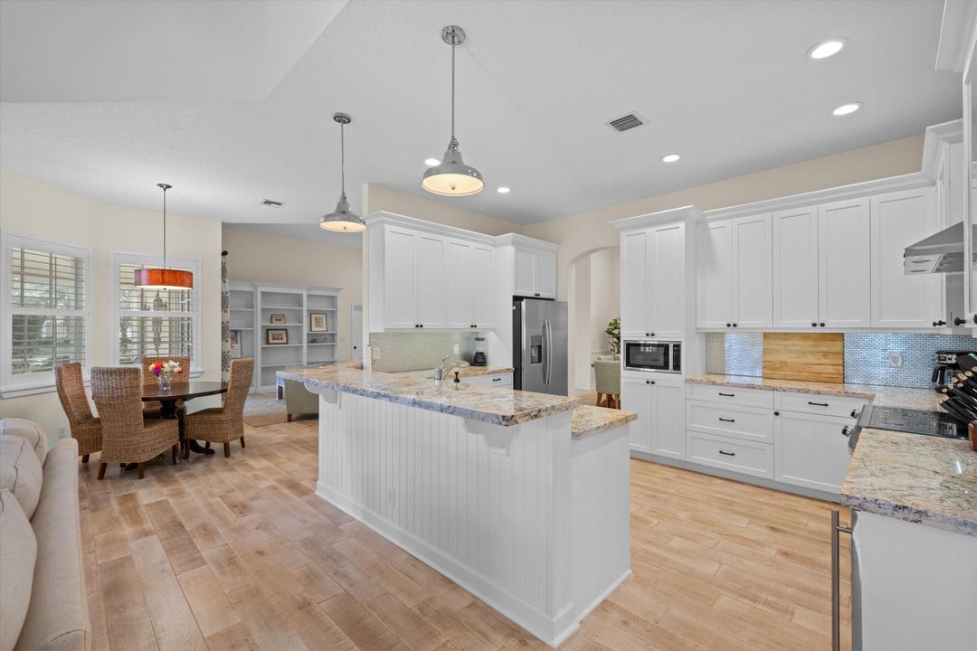 待售: $4,875,000 (3 贝兹, 2 浴室, 2339 平方英尺)