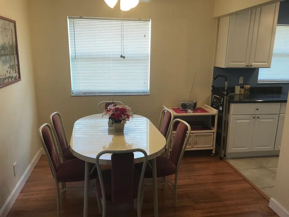 For Rent: $1,650 (2 beds, 2 baths, 883 Square Feet)