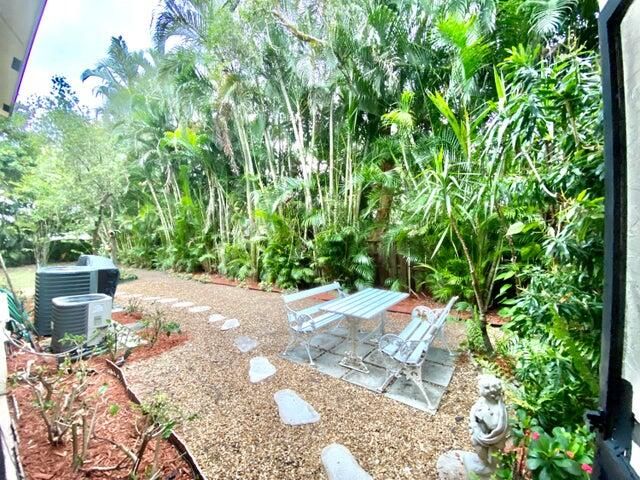 出租: $2,350 (3 贝兹, 2 浴室, 1076 平方英尺)