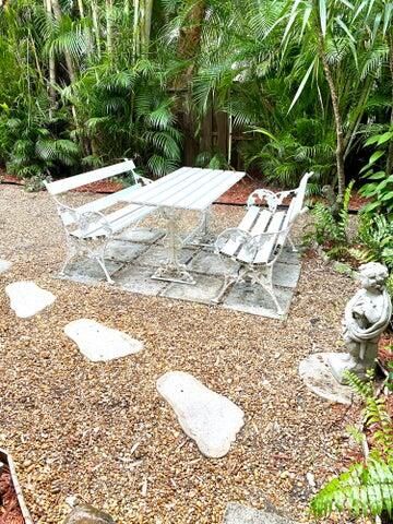 出租: $2,350 (3 贝兹, 2 浴室, 1076 平方英尺)