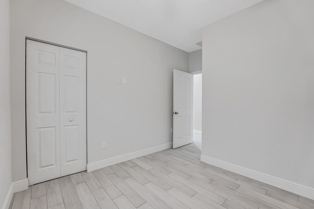 For Sale: $415,000 (3 beds, 2 baths, 1090 Square Feet)