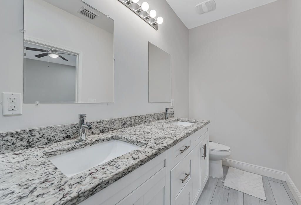 For Sale: $415,000 (3 beds, 2 baths, 1090 Square Feet)