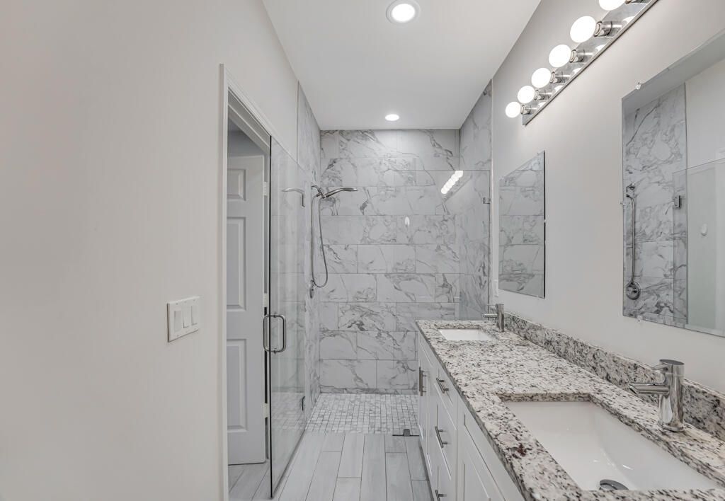 For Sale: $415,000 (3 beds, 2 baths, 1090 Square Feet)