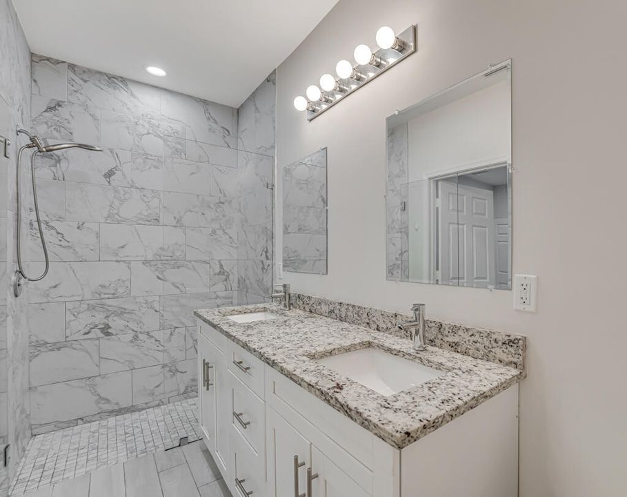 For Sale: $415,000 (3 beds, 2 baths, 1090 Square Feet)