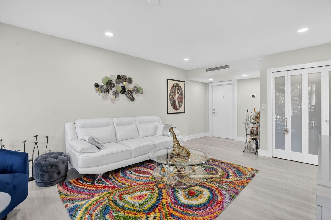 For Rent: $4,000 (2 beds, 2 baths, 1255 Square Feet)