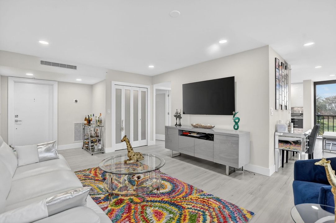 For Rent: $4,000 (2 beds, 2 baths, 1255 Square Feet)