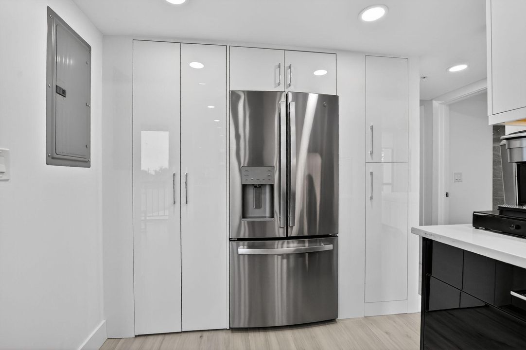 For Rent: $4,000 (2 beds, 2 baths, 1255 Square Feet)