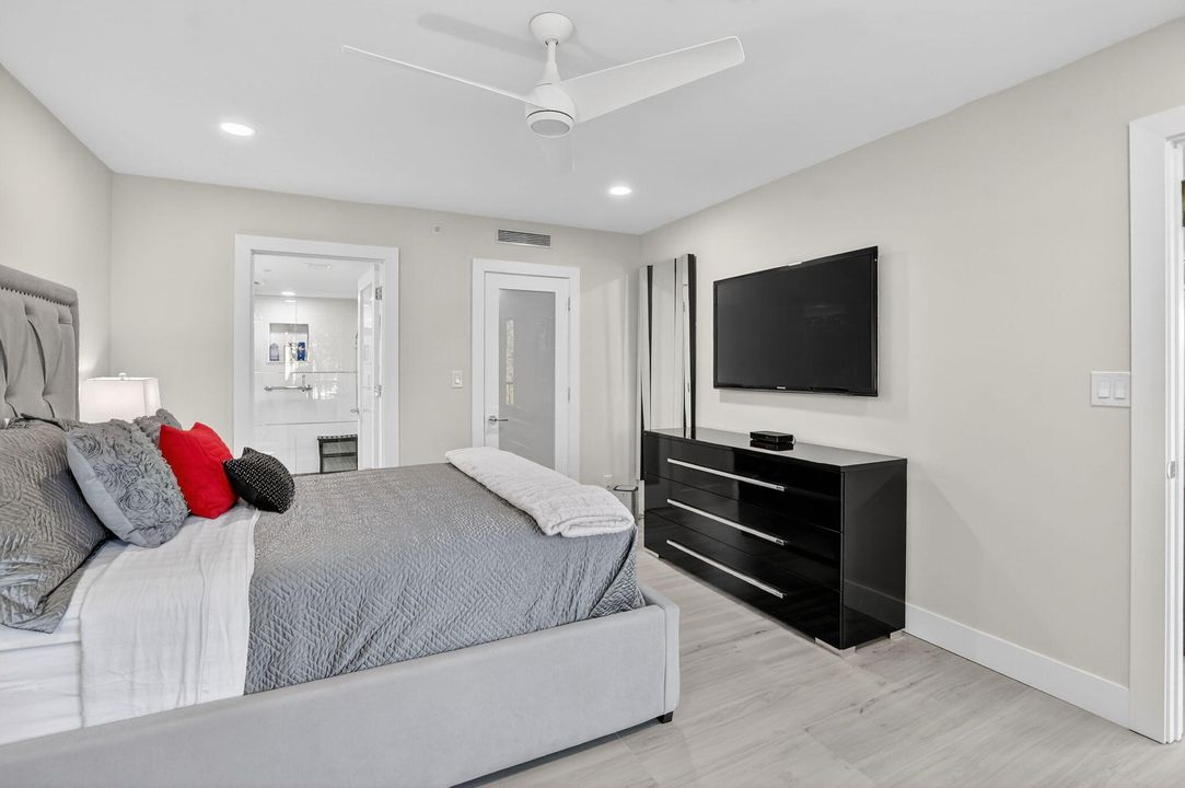 For Rent: $4,000 (2 beds, 2 baths, 1255 Square Feet)