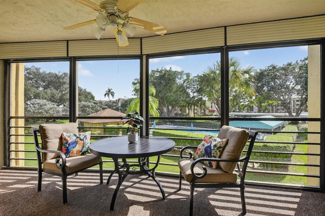 For Rent: $2,400 (2 beds, 2 baths, 1160 Square Feet)