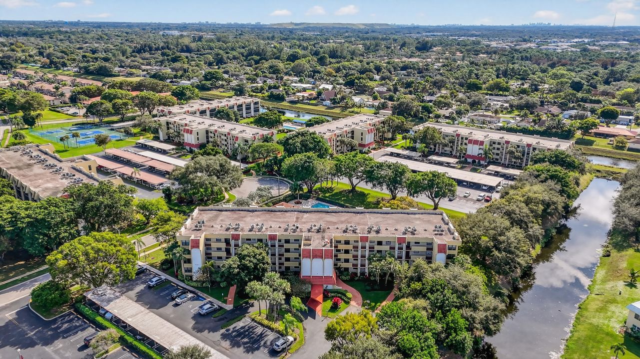 For Rent: $2,400 (2 beds, 2 baths, 1160 Square Feet)