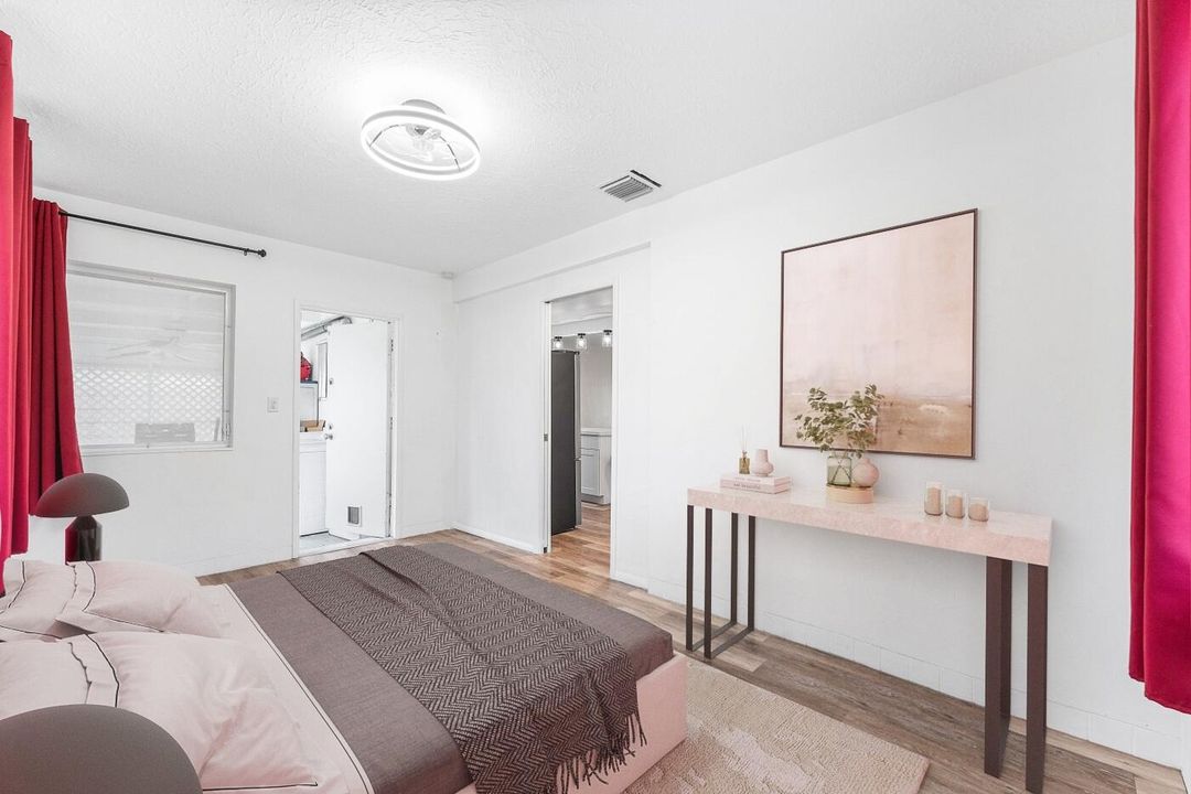 For Rent: $4,500 (3 beds, 2 baths, 1130 Square Feet)