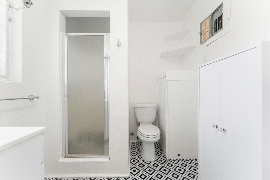 For Rent: $4,500 (3 beds, 2 baths, 1130 Square Feet)