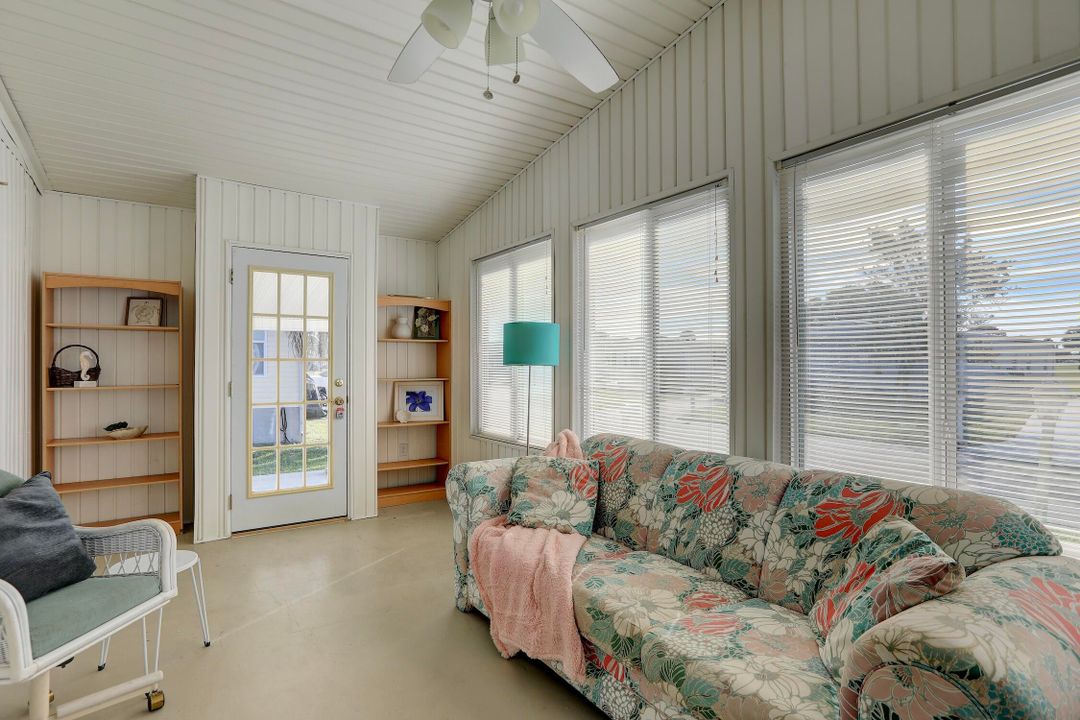 待售: $159,000 (2 贝兹, 2 浴室, 927 平方英尺)