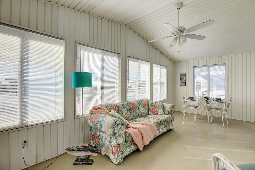 待售: $159,000 (2 贝兹, 2 浴室, 927 平方英尺)