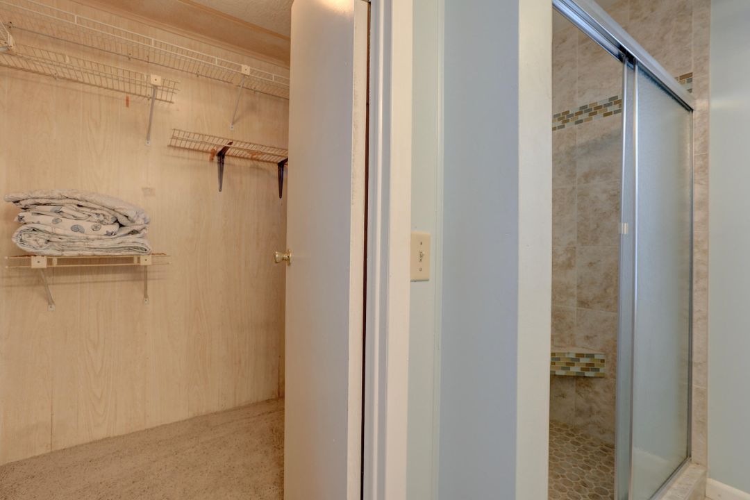 待售: $159,000 (2 贝兹, 2 浴室, 927 平方英尺)