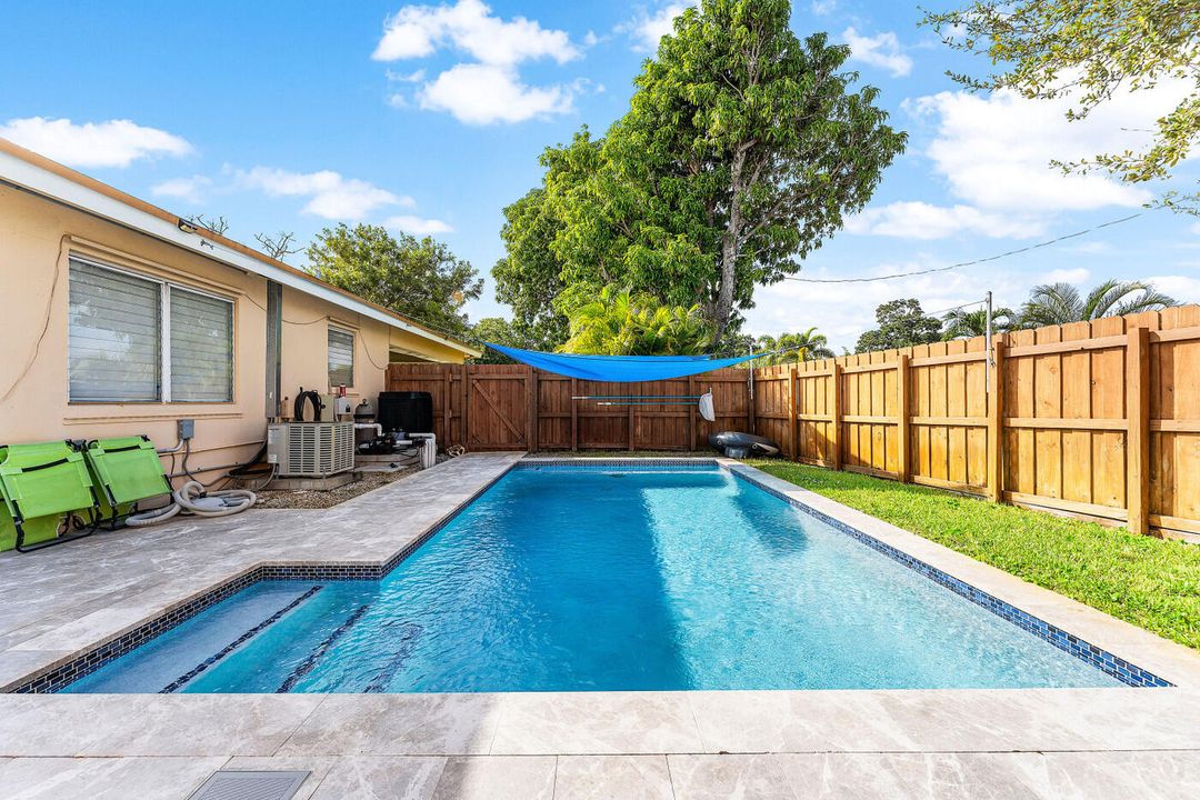 For Rent: $4,500 (3 beds, 2 baths, 1130 Square Feet)