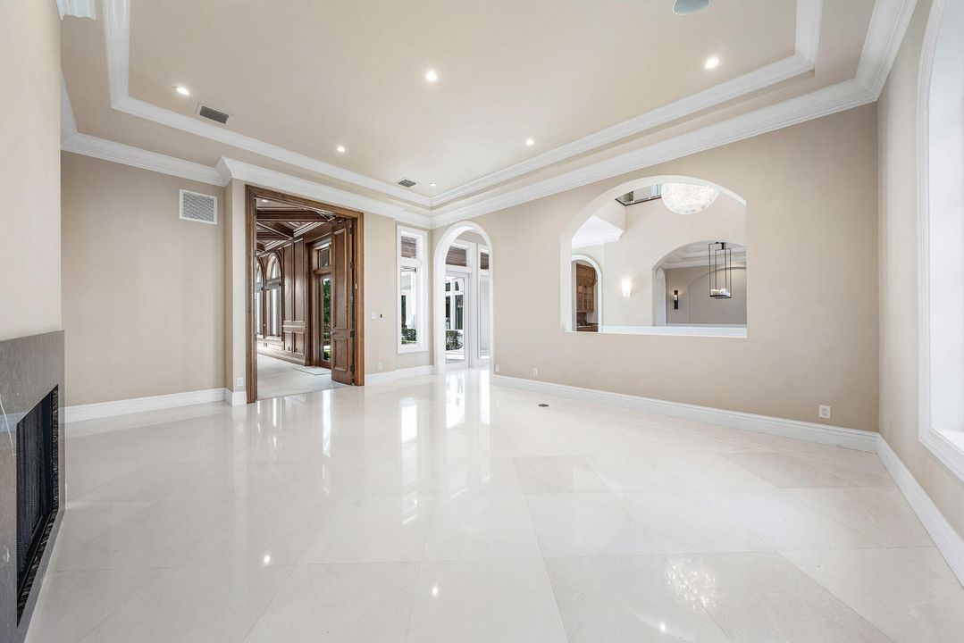 На продажу: $9,450,000 (6 спален, 7 ванн, 8190 Квадратных фут)