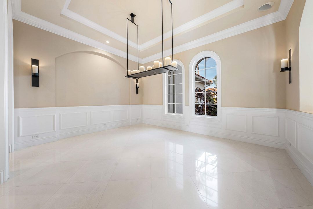 На продажу: $9,450,000 (6 спален, 7 ванн, 8190 Квадратных фут)