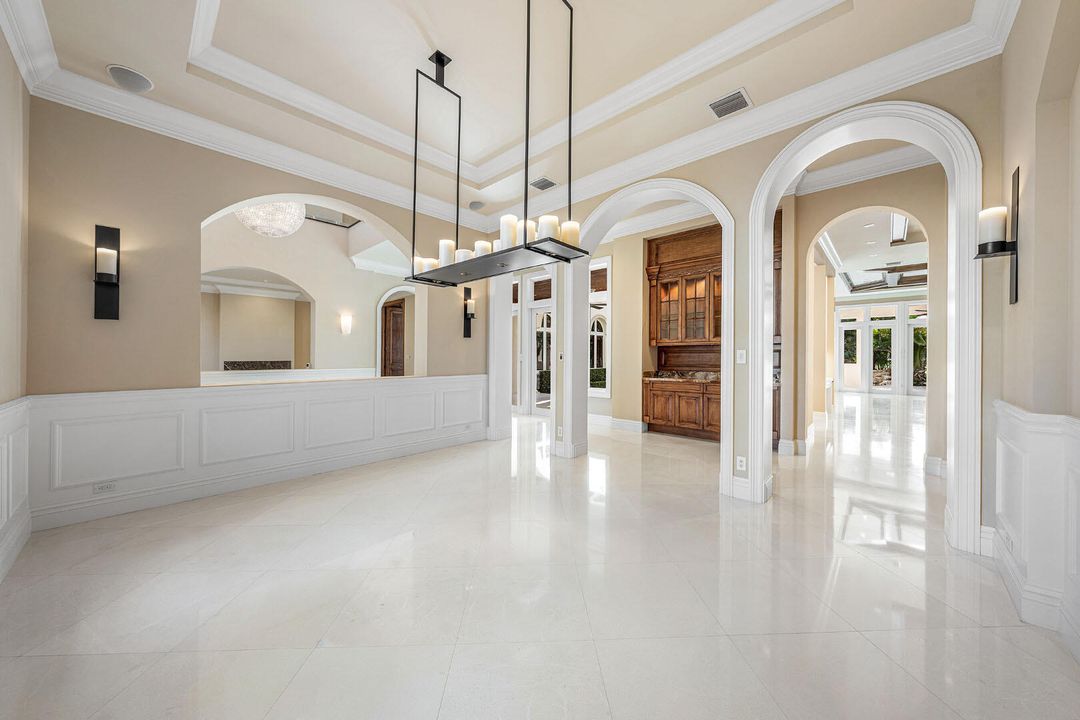 На продажу: $9,450,000 (6 спален, 7 ванн, 8190 Квадратных фут)