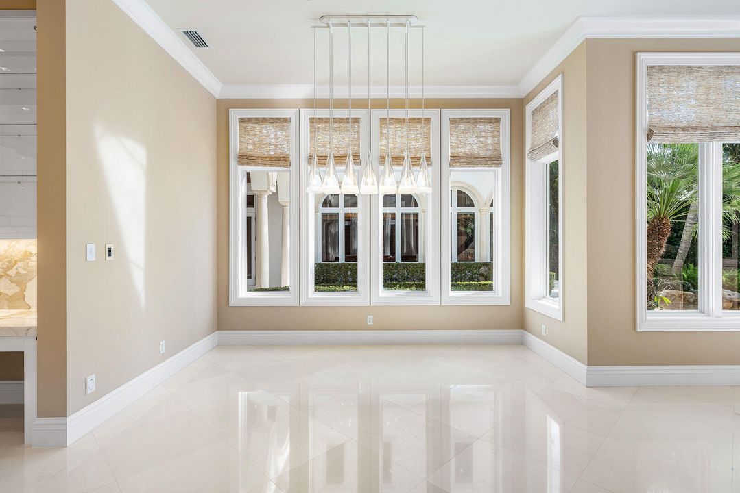 На продажу: $9,450,000 (6 спален, 7 ванн, 8190 Квадратных фут)