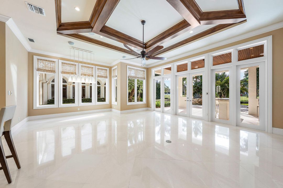 На продажу: $9,450,000 (6 спален, 7 ванн, 8190 Квадратных фут)