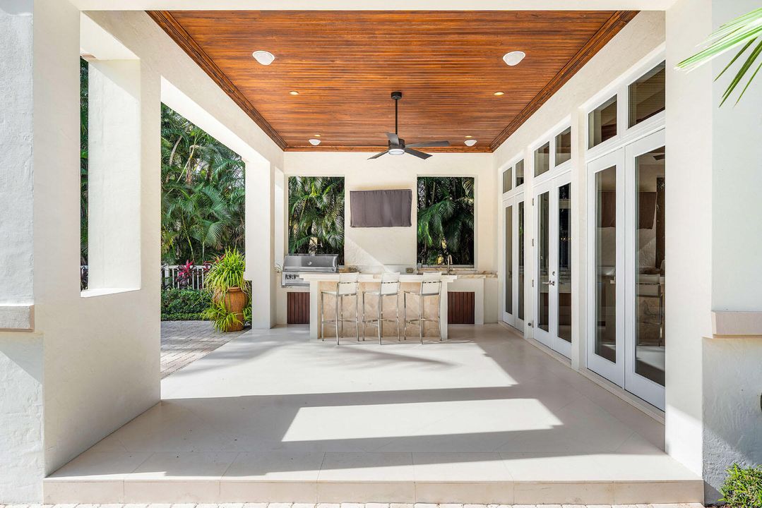 На продажу: $9,450,000 (6 спален, 7 ванн, 8190 Квадратных фут)