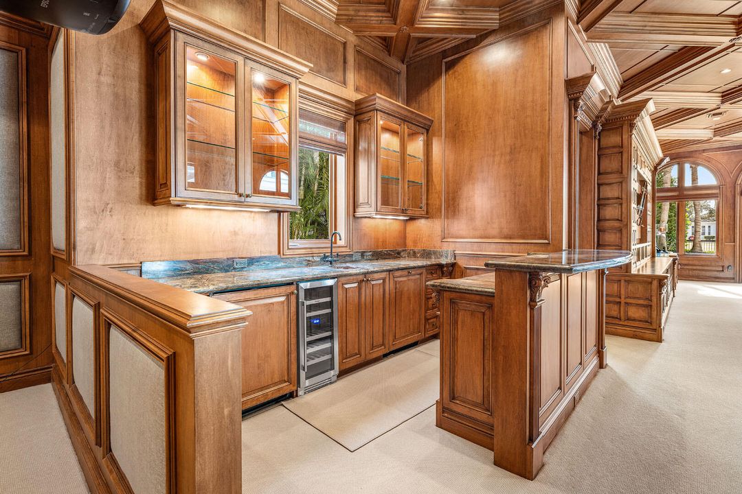 На продажу: $9,450,000 (6 спален, 7 ванн, 8190 Квадратных фут)