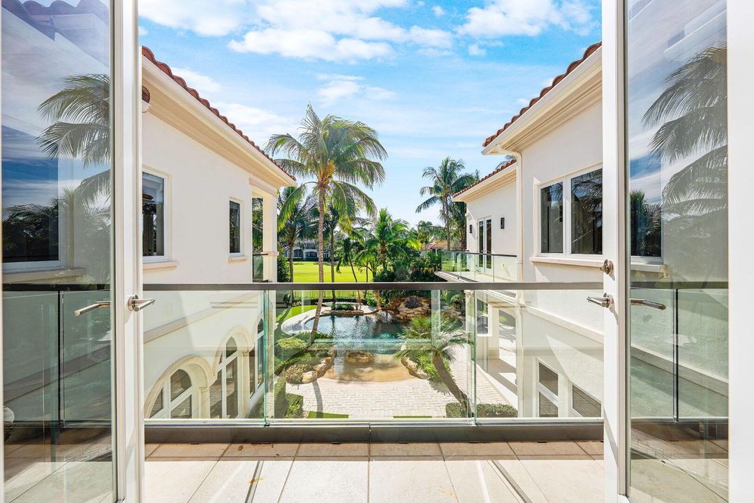 На продажу: $9,450,000 (6 спален, 7 ванн, 8190 Квадратных фут)