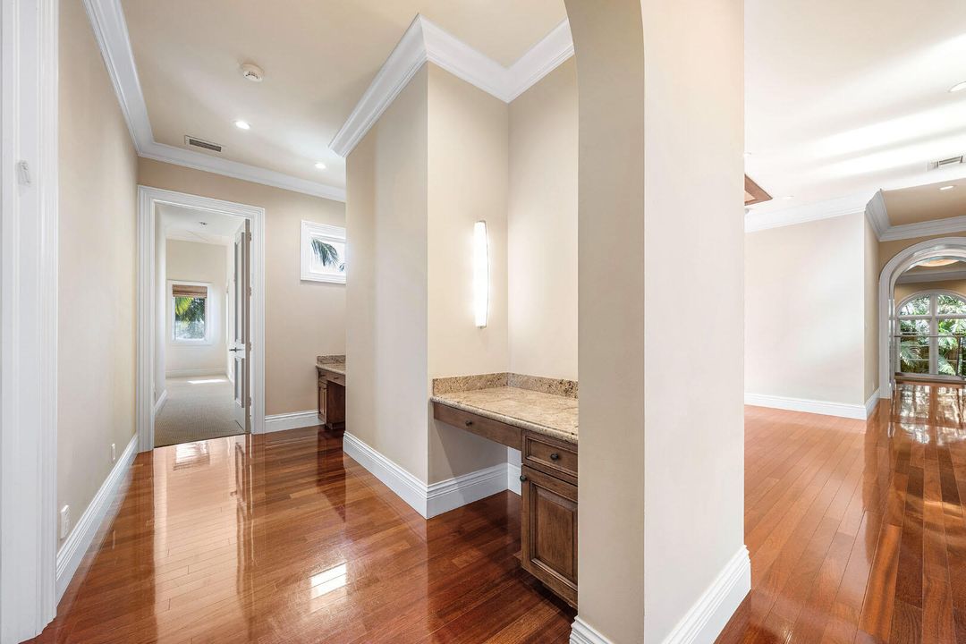 На продажу: $9,450,000 (6 спален, 7 ванн, 8190 Квадратных фут)