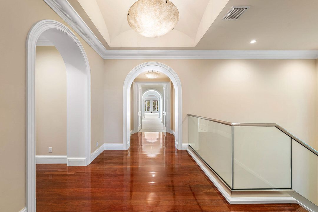 На продажу: $9,450,000 (6 спален, 7 ванн, 8190 Квадратных фут)