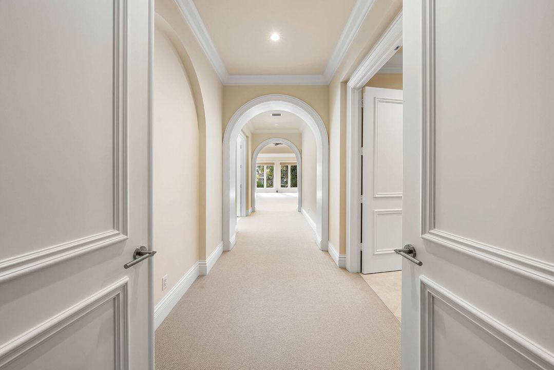 На продажу: $9,450,000 (6 спален, 7 ванн, 8190 Квадратных фут)