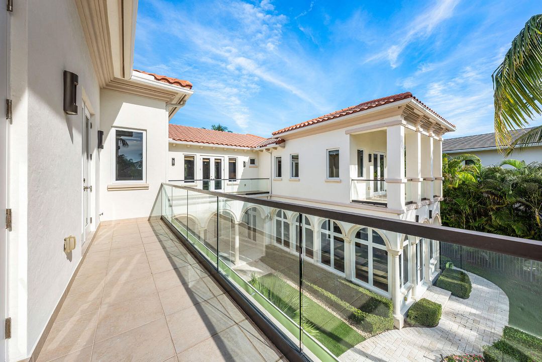 На продажу: $9,450,000 (6 спален, 7 ванн, 8190 Квадратных фут)