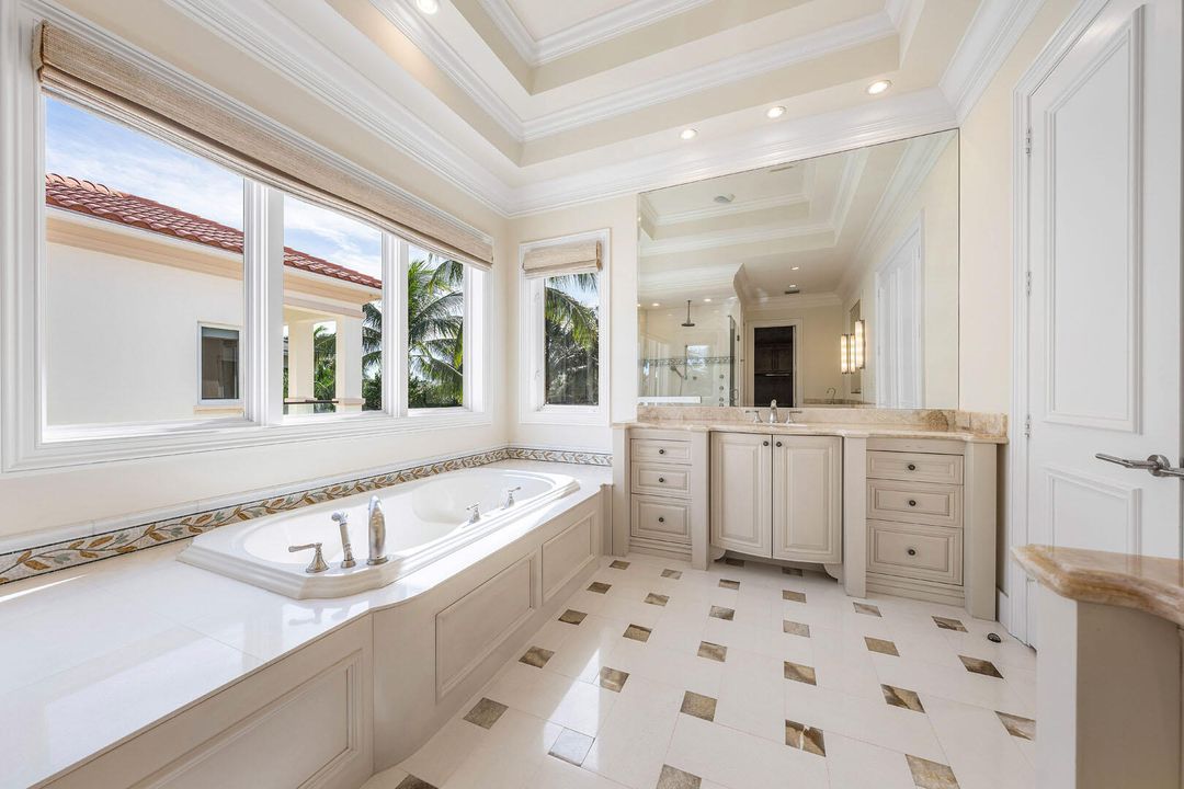 На продажу: $9,450,000 (6 спален, 7 ванн, 8190 Квадратных фут)