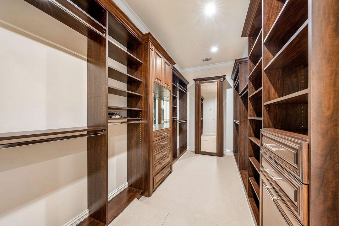 На продажу: $9,450,000 (6 спален, 7 ванн, 8190 Квадратных фут)