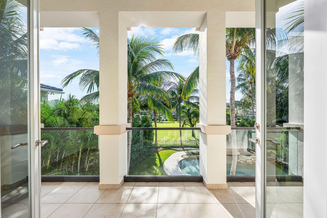 На продажу: $9,450,000 (6 спален, 7 ванн, 8190 Квадратных фут)