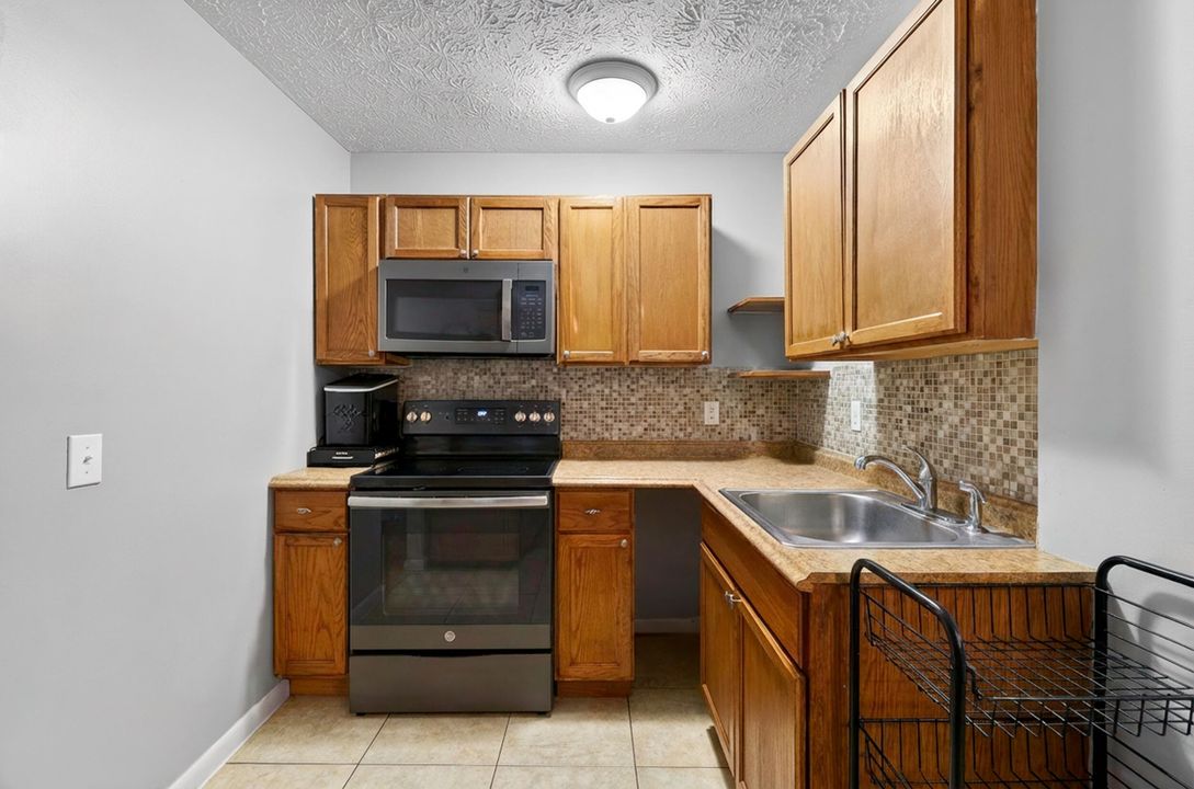 En Venta: $425,000 (4 camas, 30 baños, 1900 Pies cuadrados)