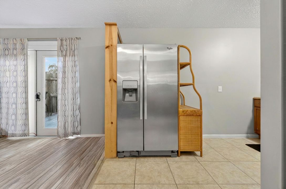 En Venta: $425,000 (4 camas, 30 baños, 1900 Pies cuadrados)