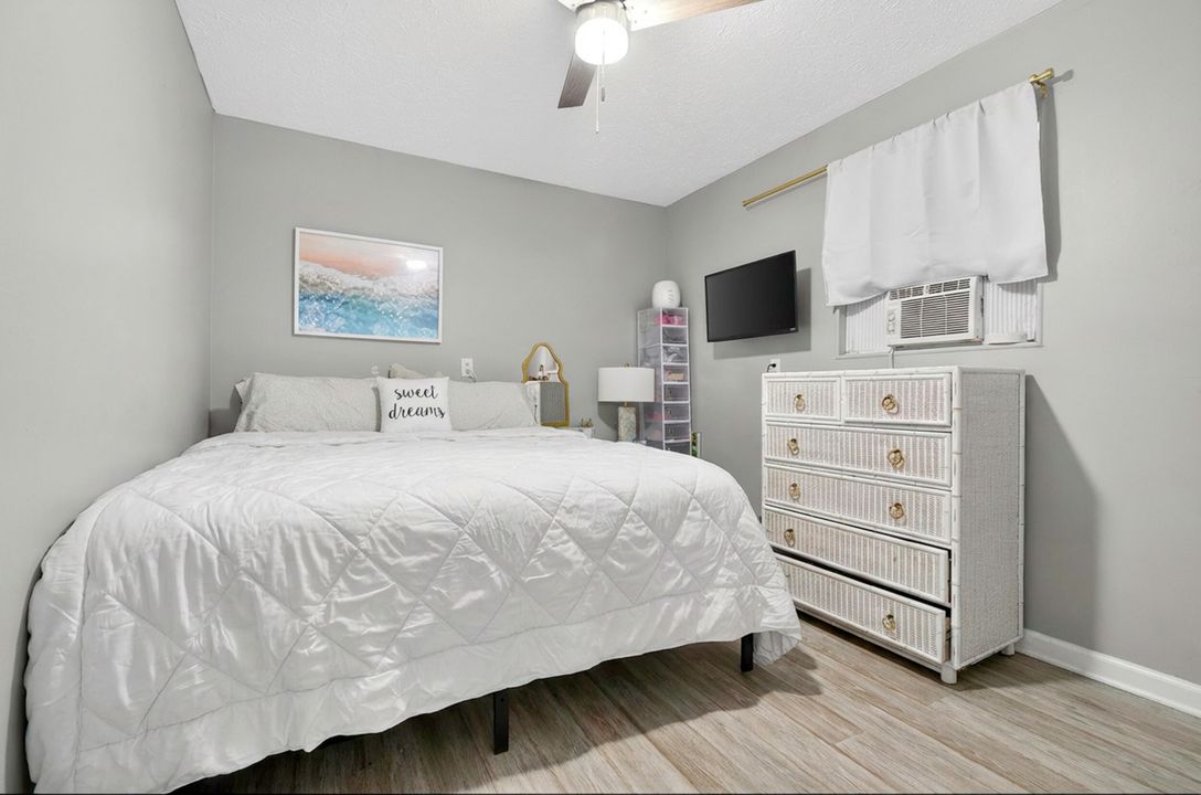 En Venta: $425,000 (4 camas, 30 baños, 1900 Pies cuadrados)