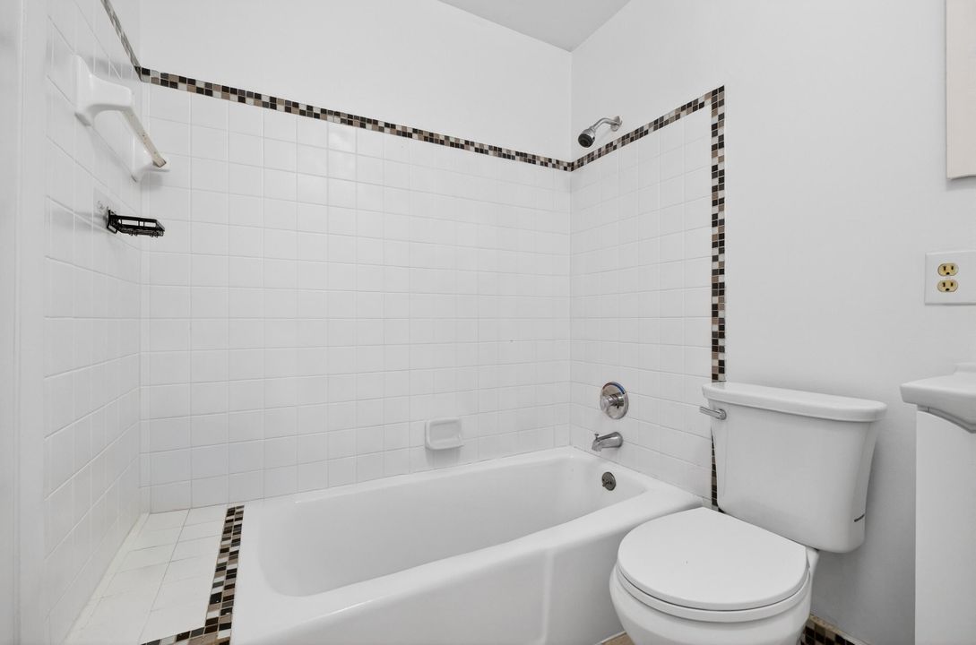 En Venta: $425,000 (4 camas, 30 baños, 1900 Pies cuadrados)