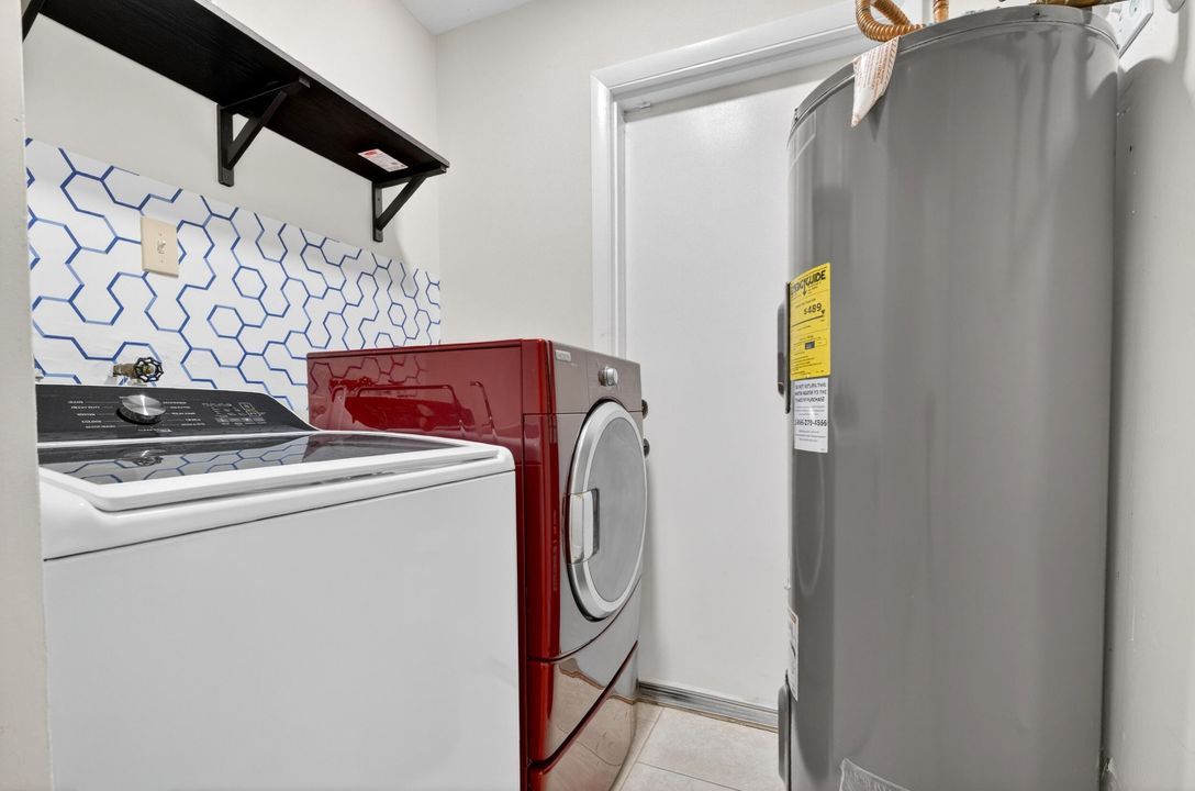 En Venta: $425,000 (4 camas, 30 baños, 1900 Pies cuadrados)