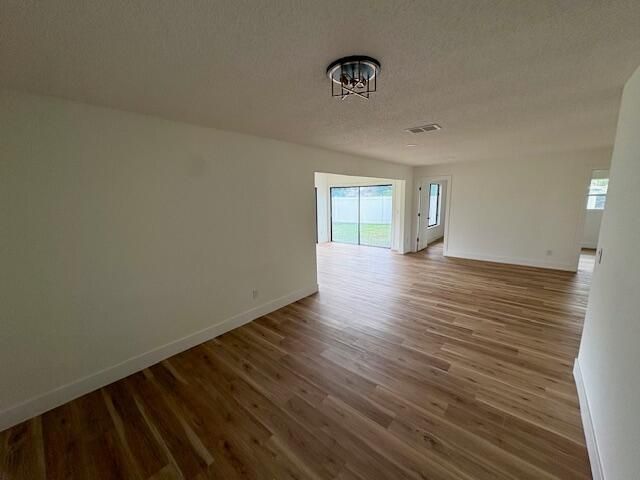 For Rent: $2,500 (2 beds, 2 baths, 1417 Square Feet)