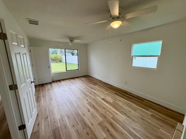 For Rent: $2,500 (2 beds, 2 baths, 1417 Square Feet)