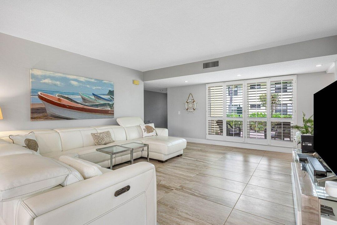 待售: $660,000 (2 贝兹, 2 浴室, 1737 平方英尺)