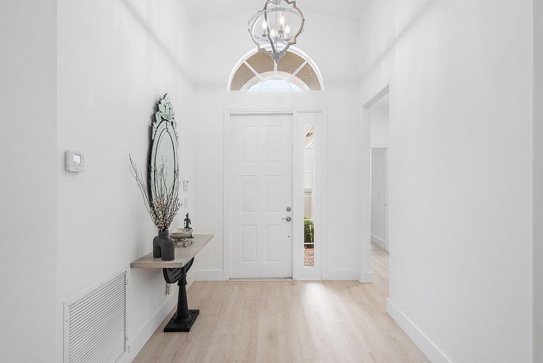 待售: $570,000 (2 贝兹, 2 浴室, 1936 平方英尺)