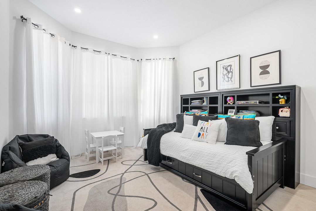 待售: $570,000 (2 贝兹, 2 浴室, 1936 平方英尺)